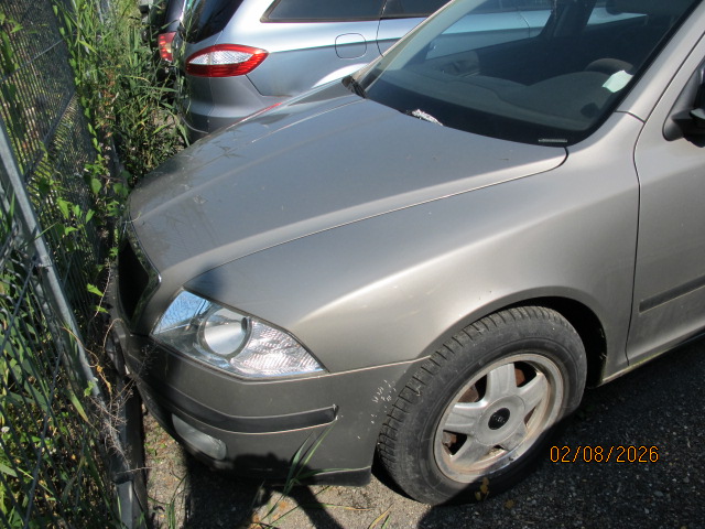 Zdjęcie przedstawia przód pojazdu Skoda Octavia.