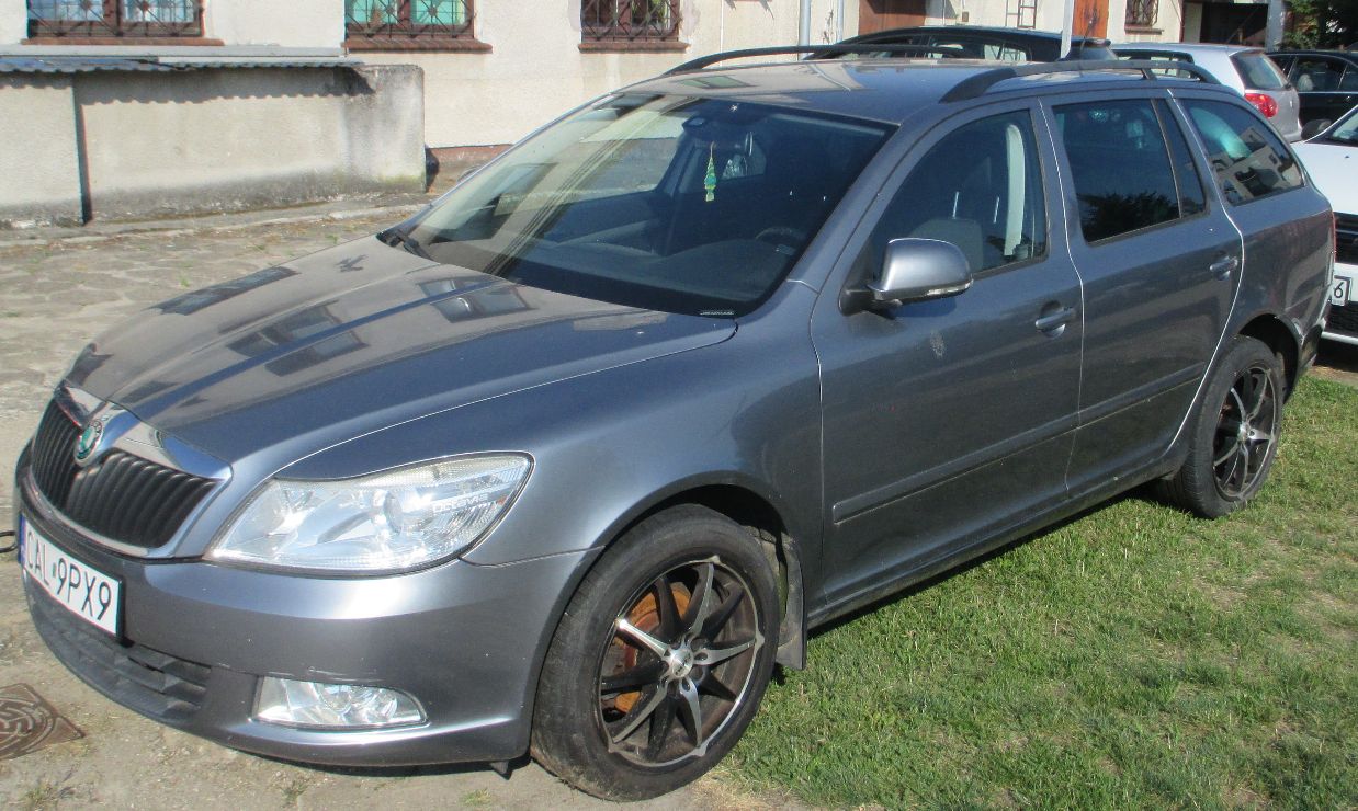 lewy bok pojazdu