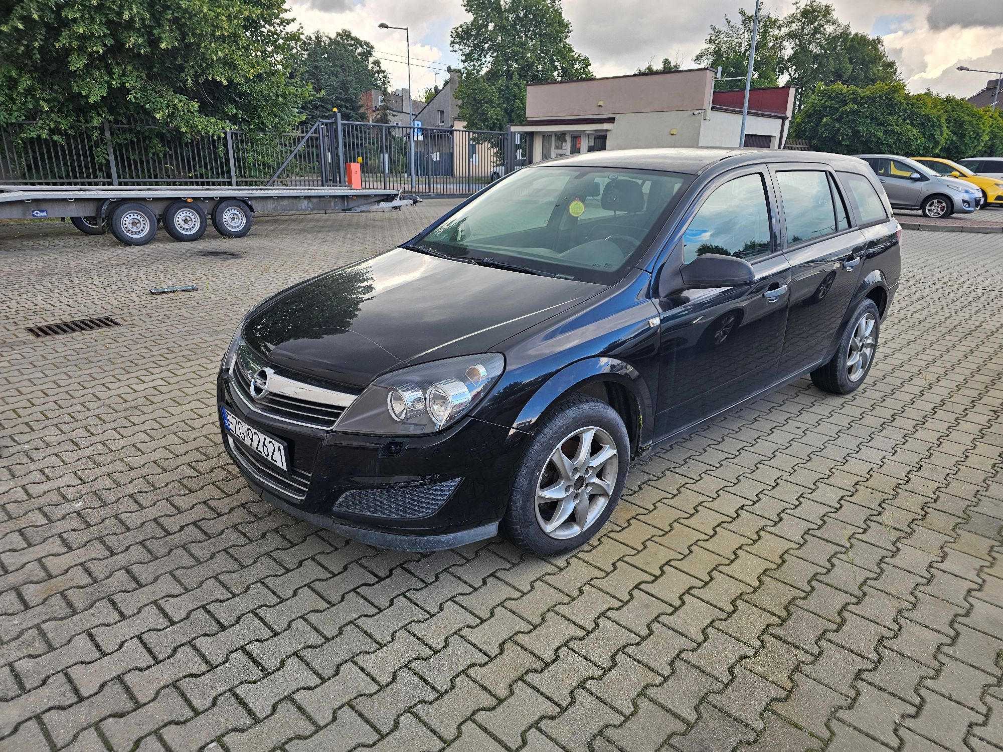Opel Astra 2009 - zdjęcie 1