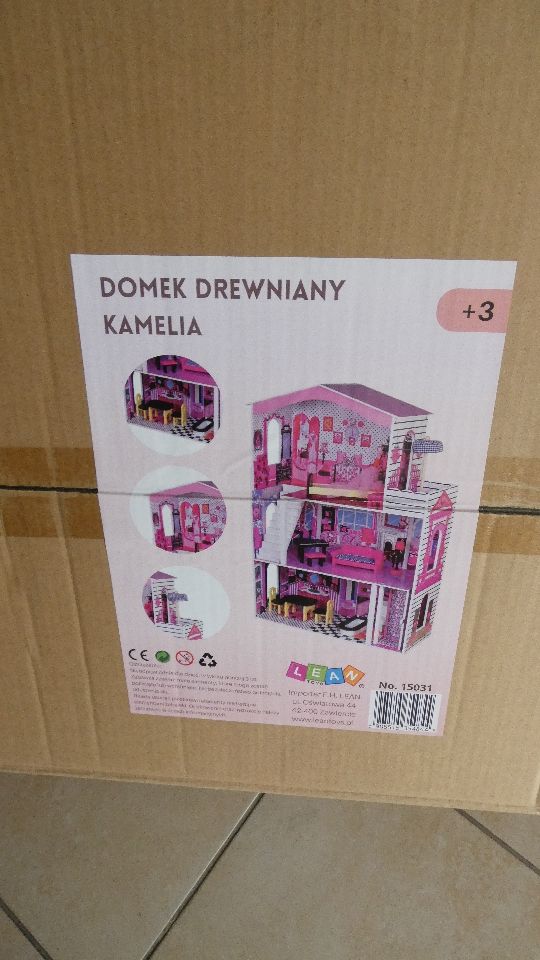 Drewniany domek dla lalek Kamelia