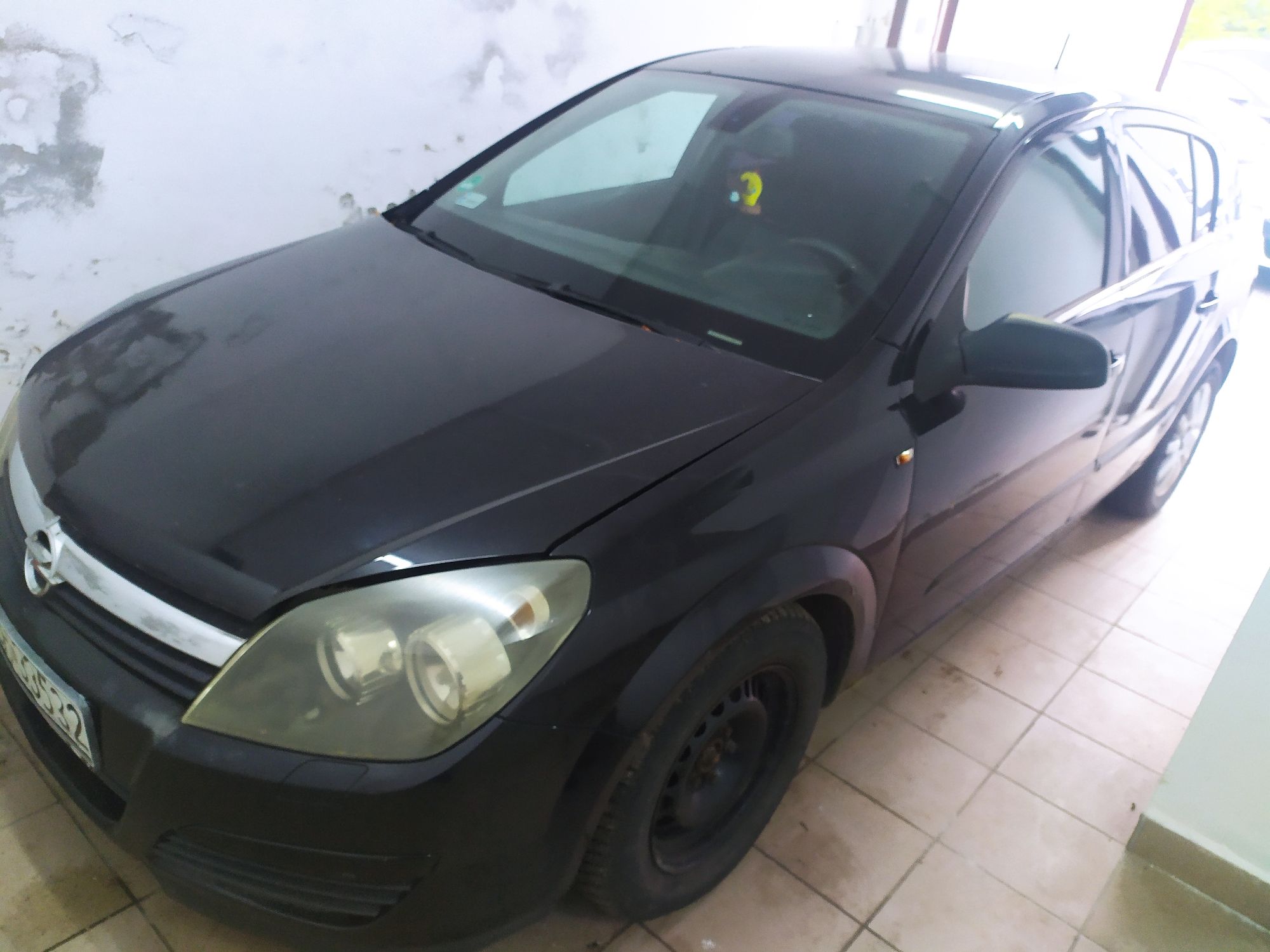 opel Astra lewy bok pojazdu