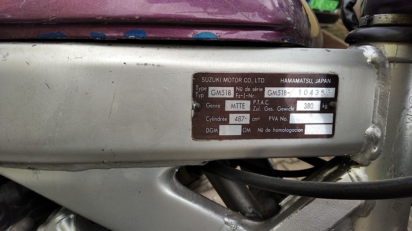 Widok tabliczki znamionowej motocykla