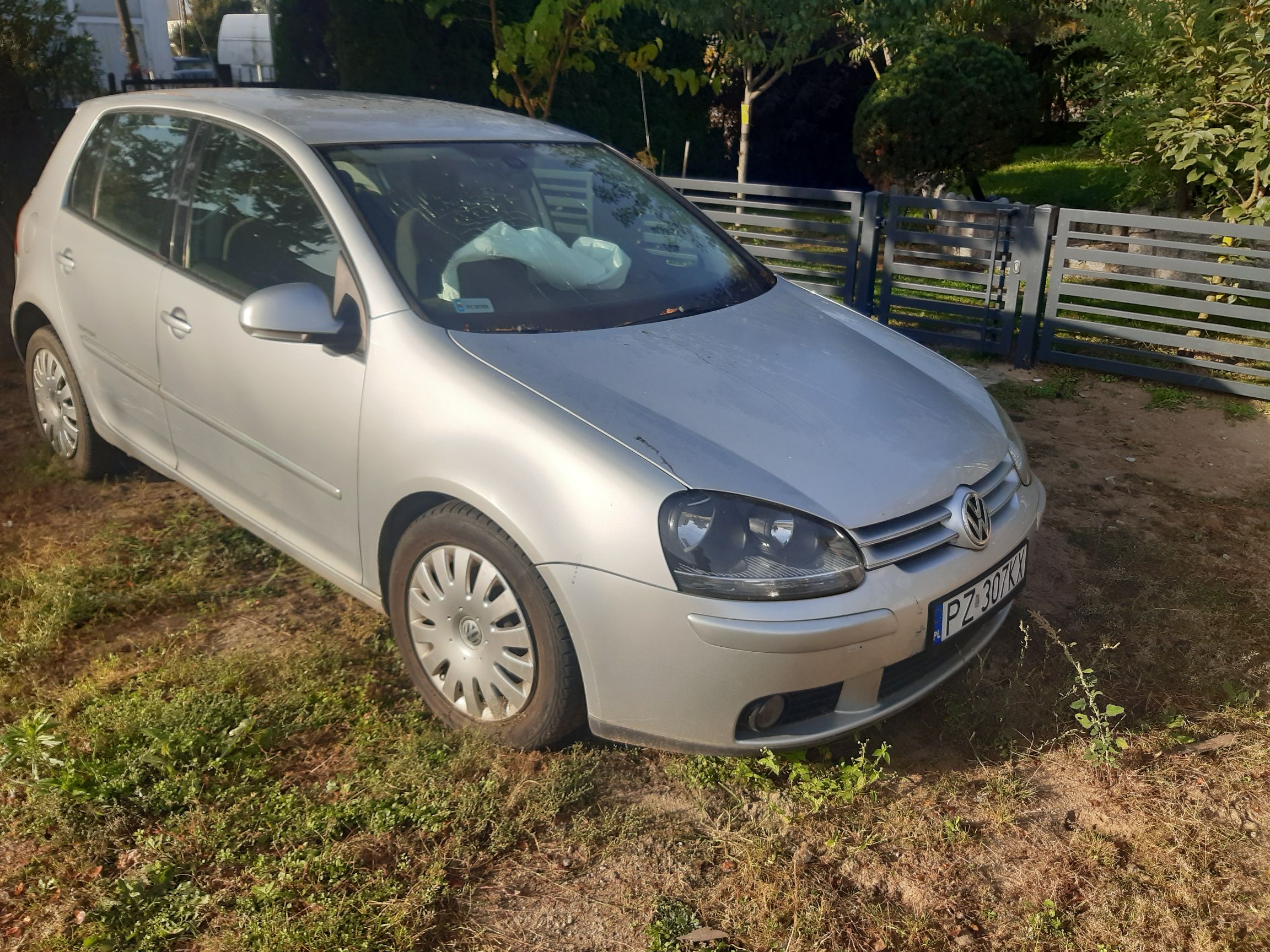 Zdjęcie prawego boku pojazdu