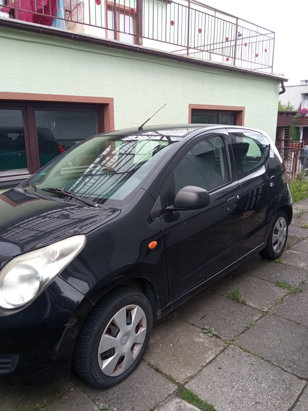 Suzuki Alto lewa strona