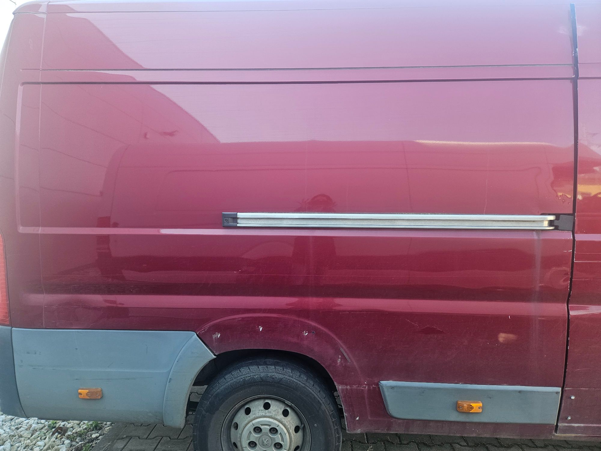 Samochód ciężarowy PEUGEOT Boxer 435
