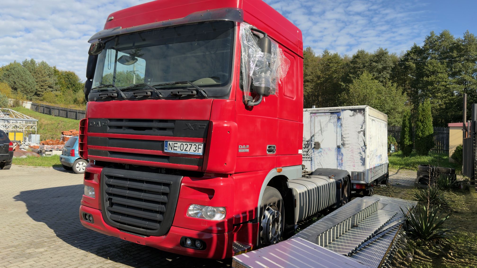 Ciągnik siodłowy DAF VFT XF 105 - zdjęcie 1