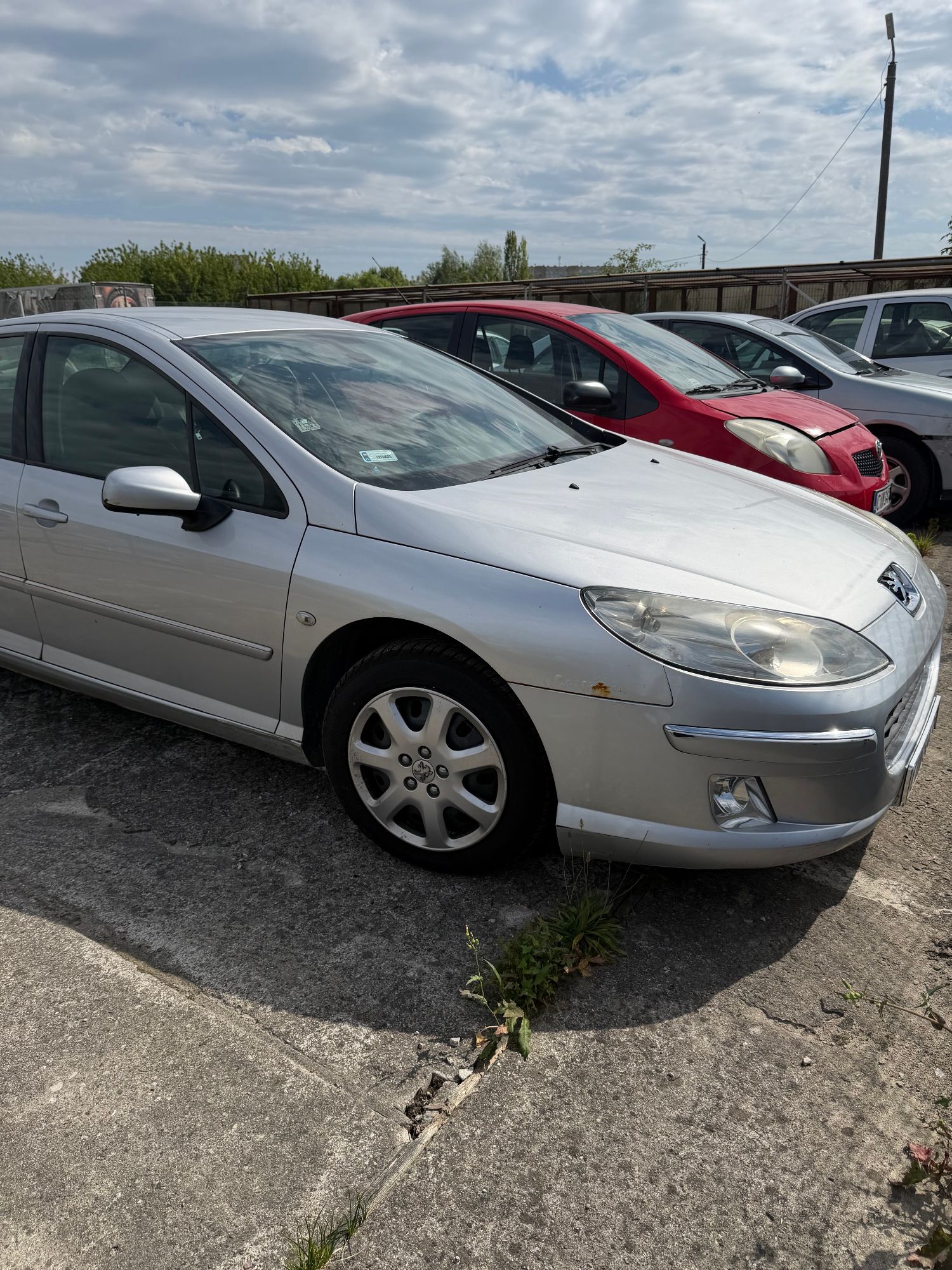 PEUGEOT 407 widoczny po skosie