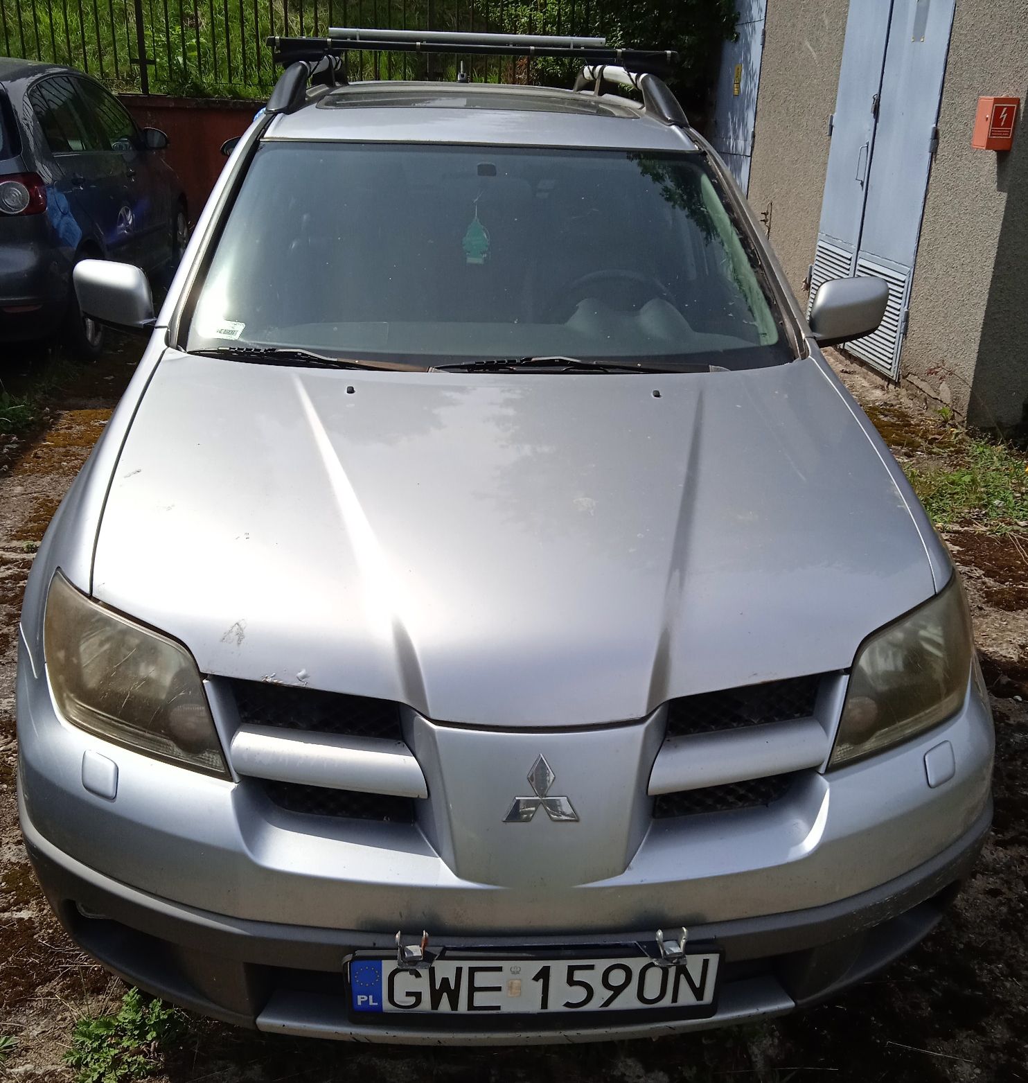 Przód MITSUBISHI
