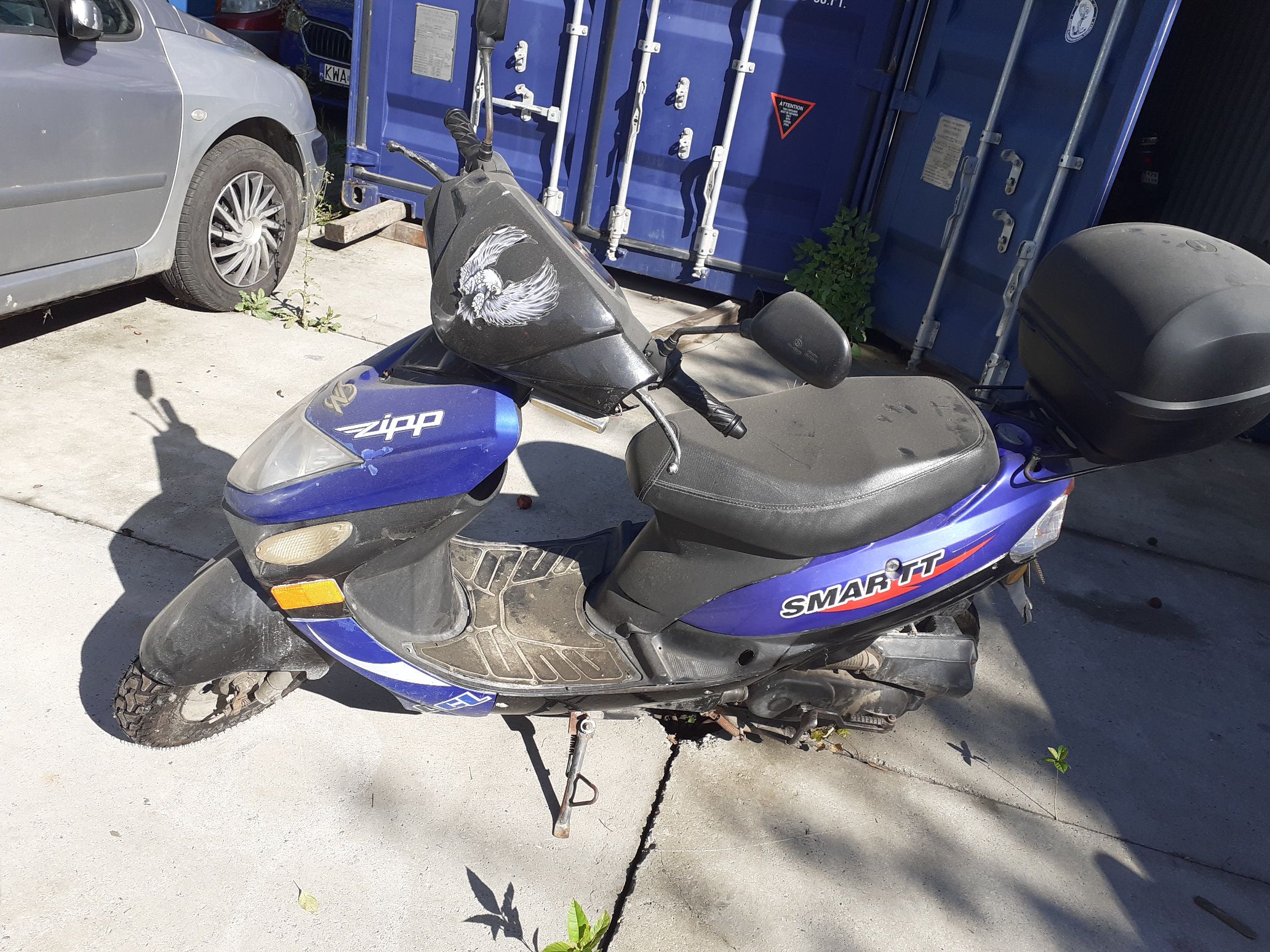 motorower widziany z lewej strony