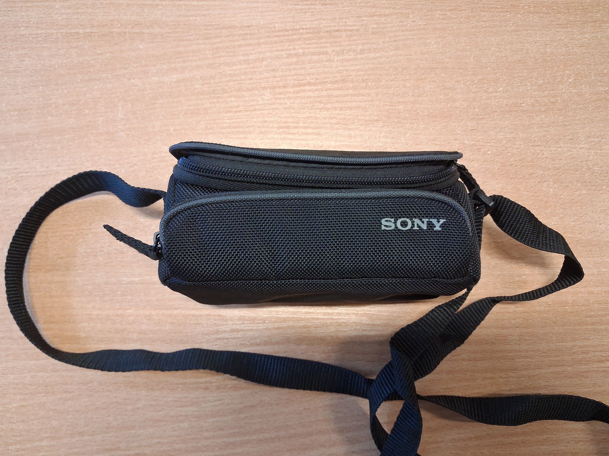 etui z napisem Sony