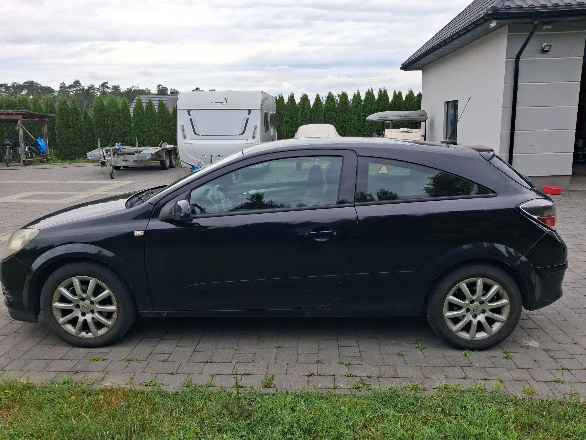 Opel Astra GTC 2009 - zdjęcie 5