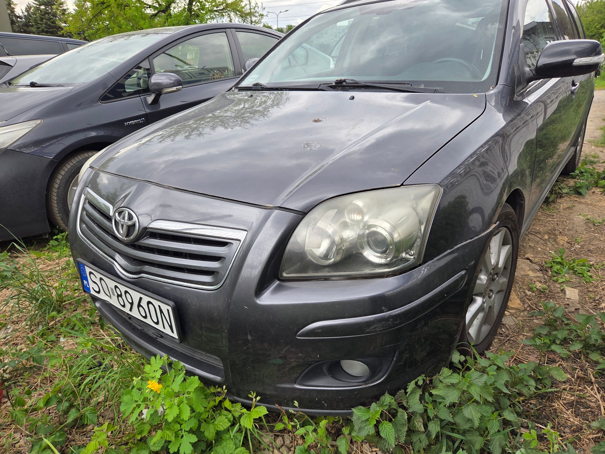 samochód osobowy Toyota Avensis przód pojzadu