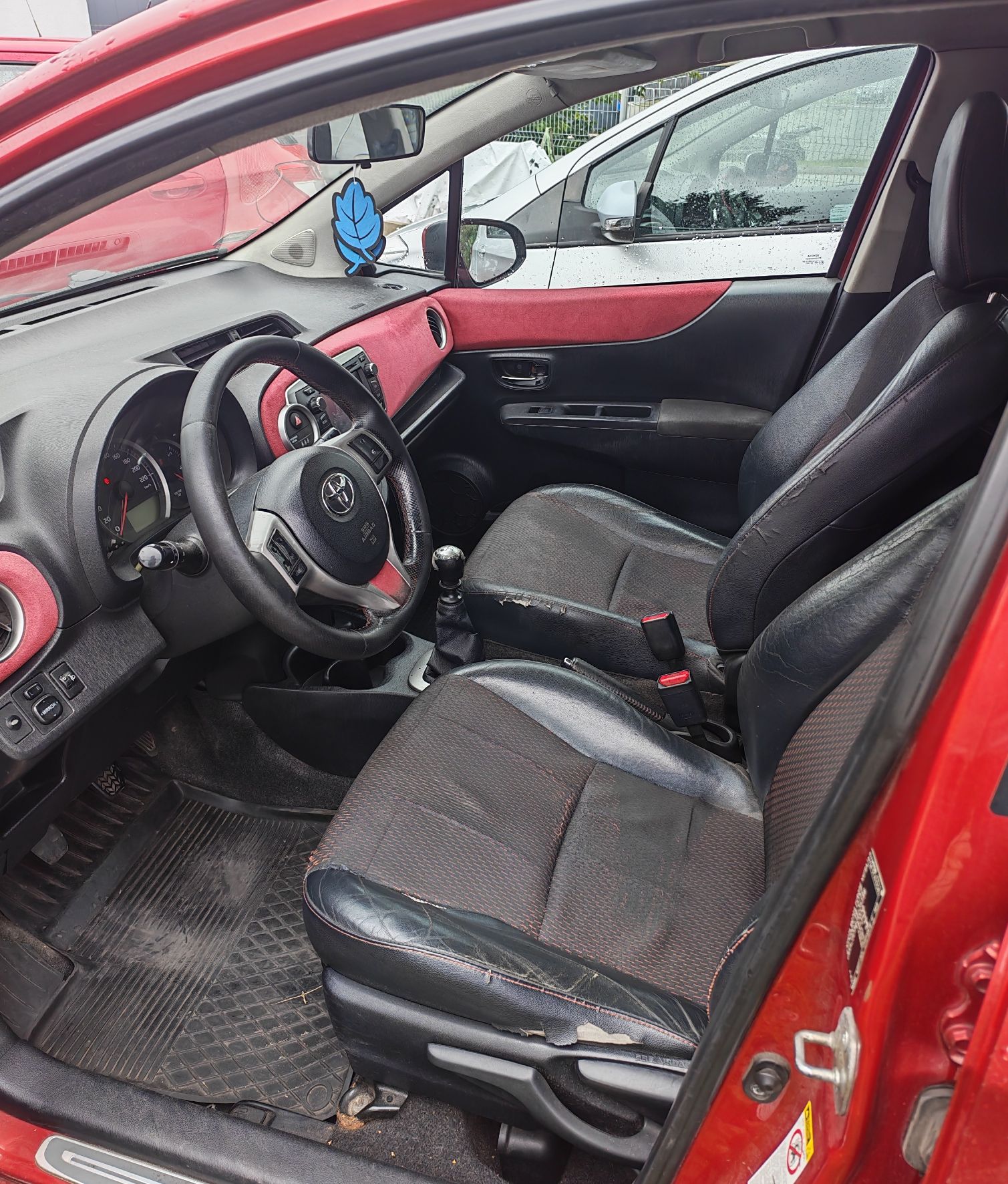 Toyota Yaris - zdjęcie 5