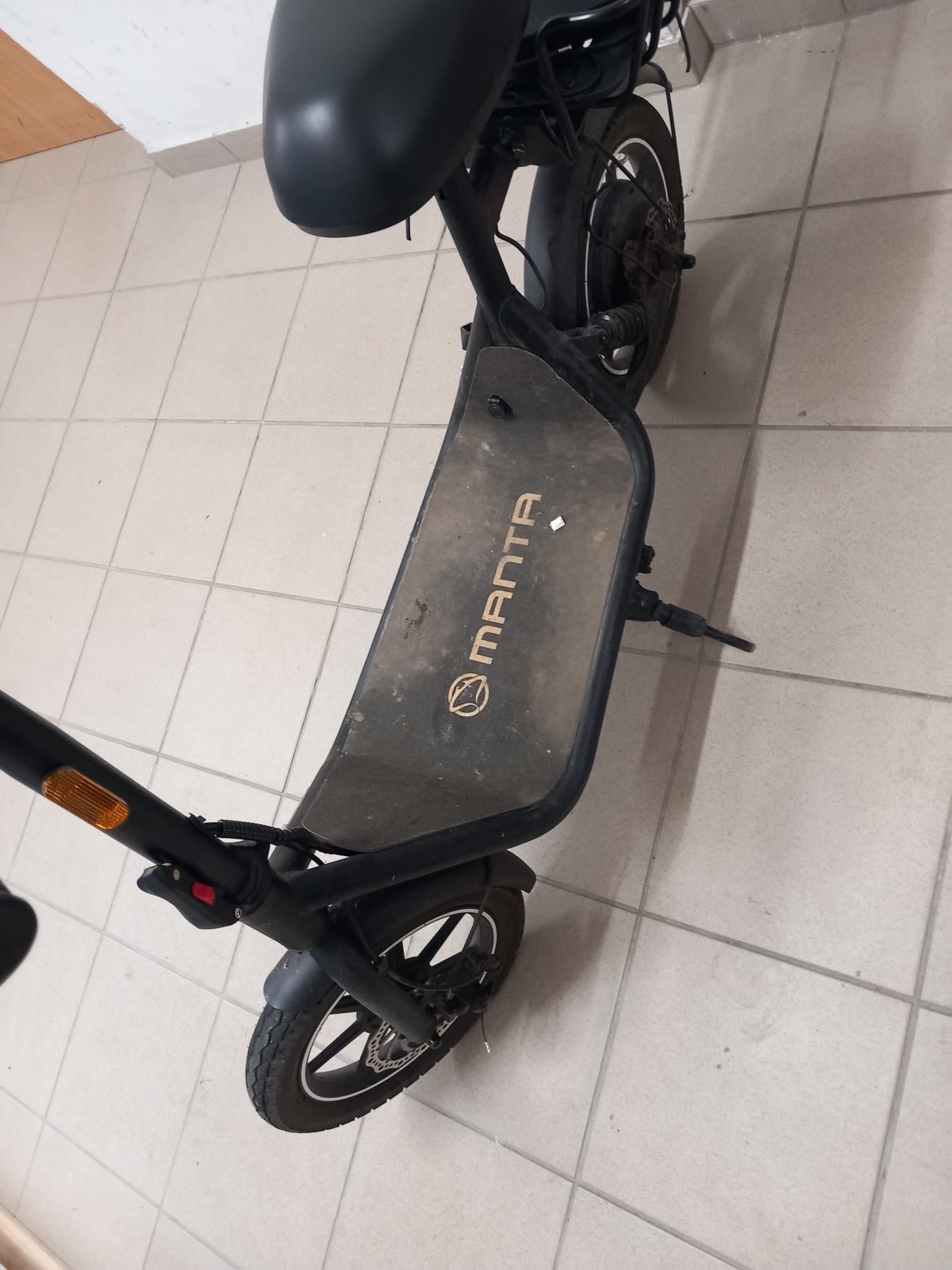 Zdjęcie przedmiotu. Pojazd w dobrym stanie technicznym i wizualnym.