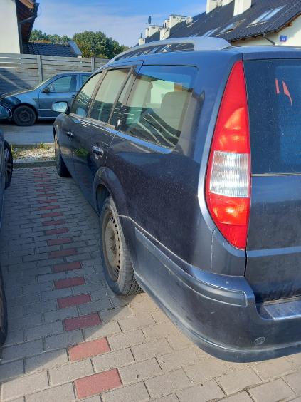 Samochód z lewego boku