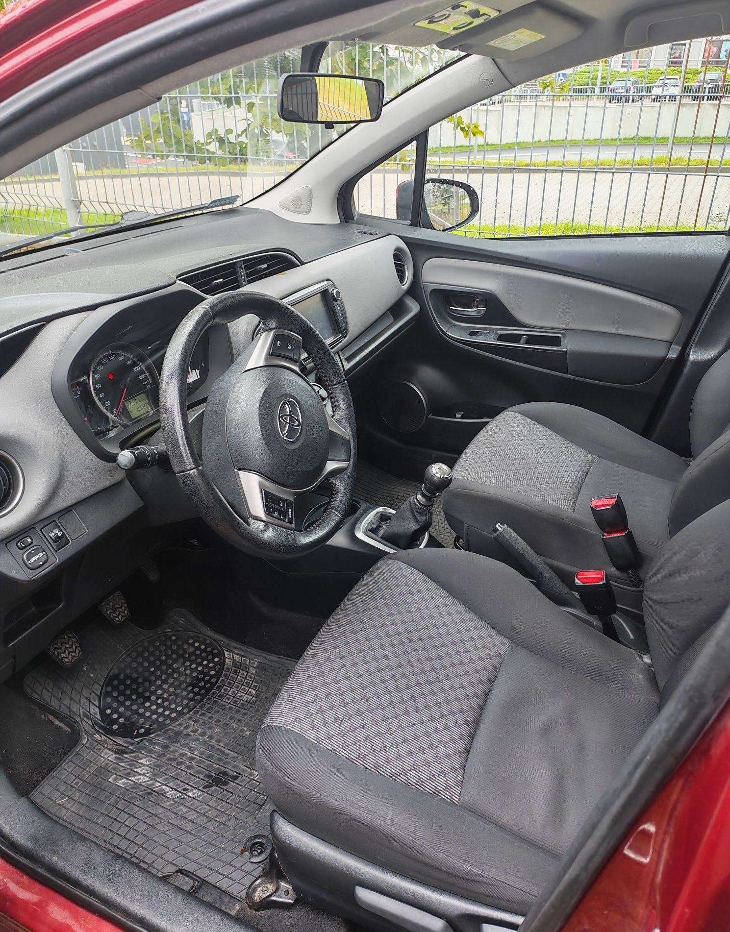 Toyota Yaris - zdjęcie 3