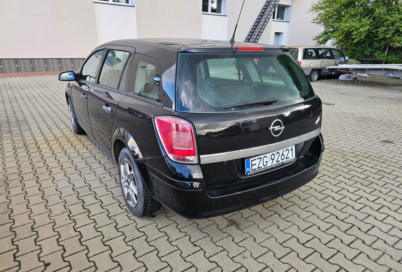 Opel Astra 2009 - zdjęcie 6