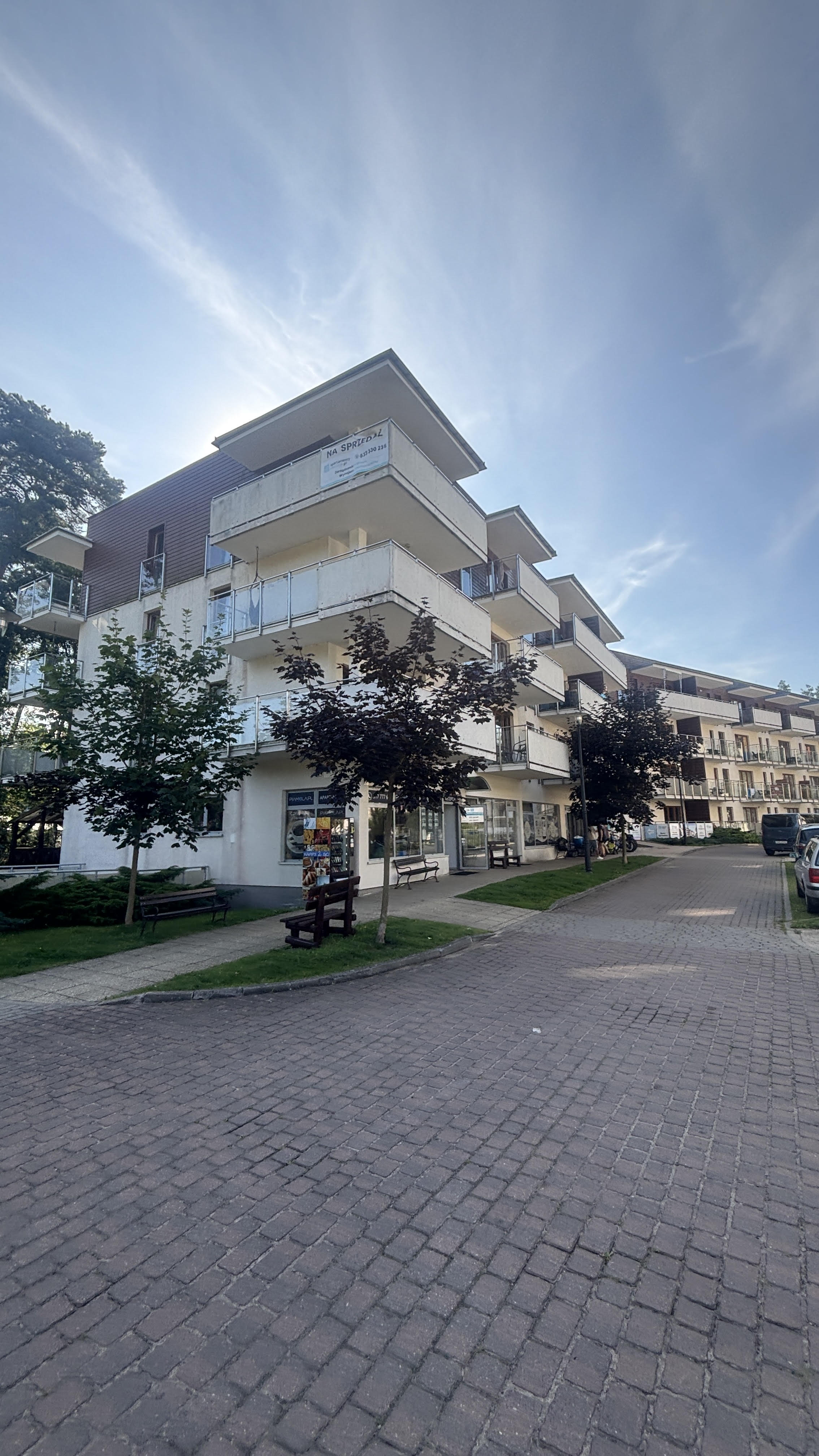 Widok budynku zlokalizowanego przy ul. Lipowej 32 w Stegnie