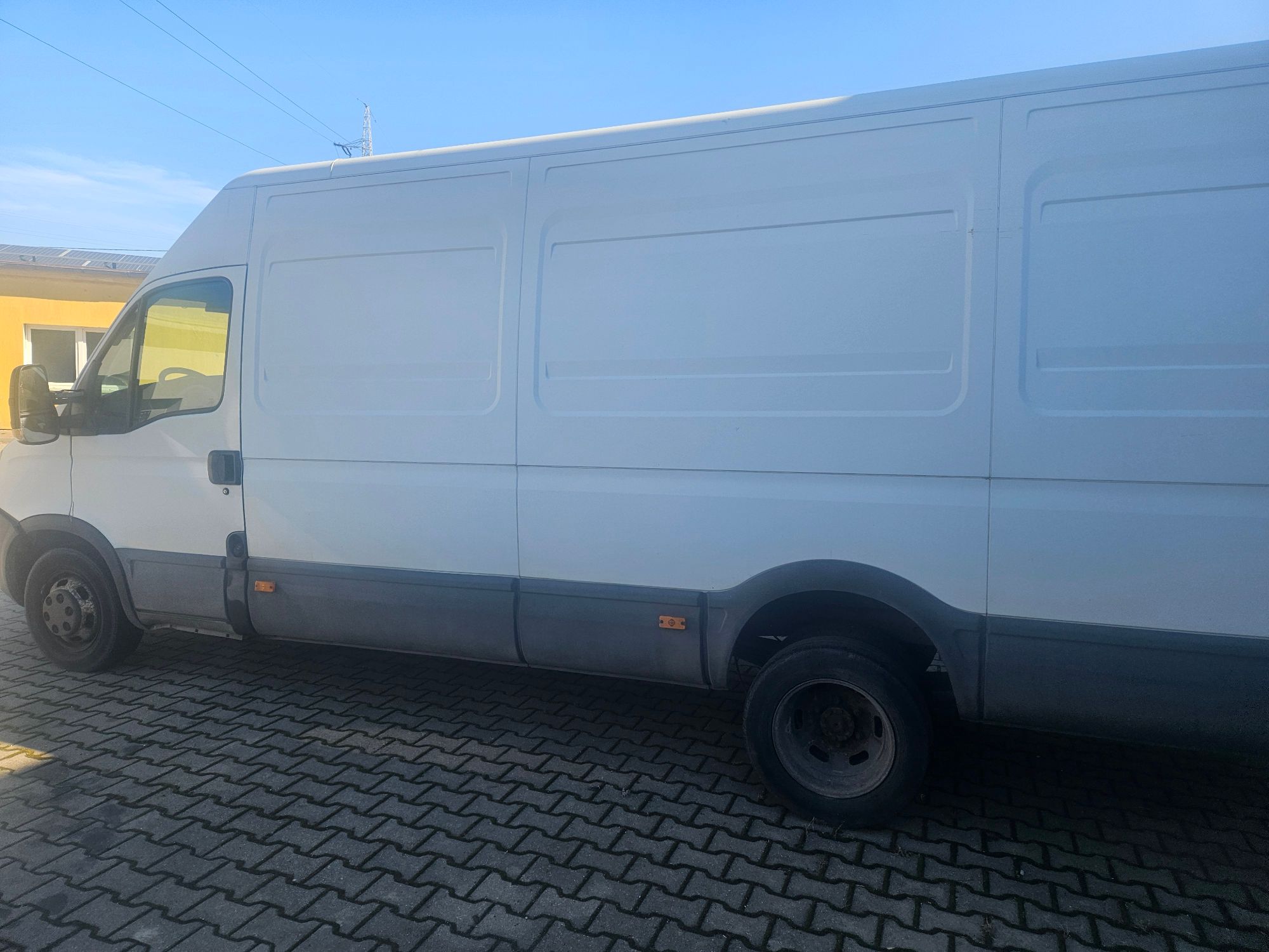 Samochód ciężarowy IVECO DAILY 35C15V