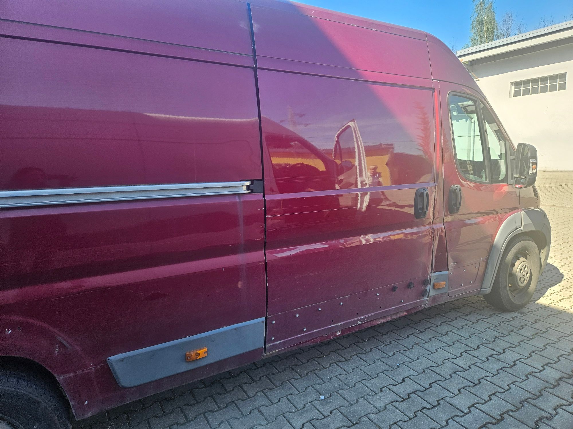 Samochód ciężarowy PEUGEOT Boxer 435