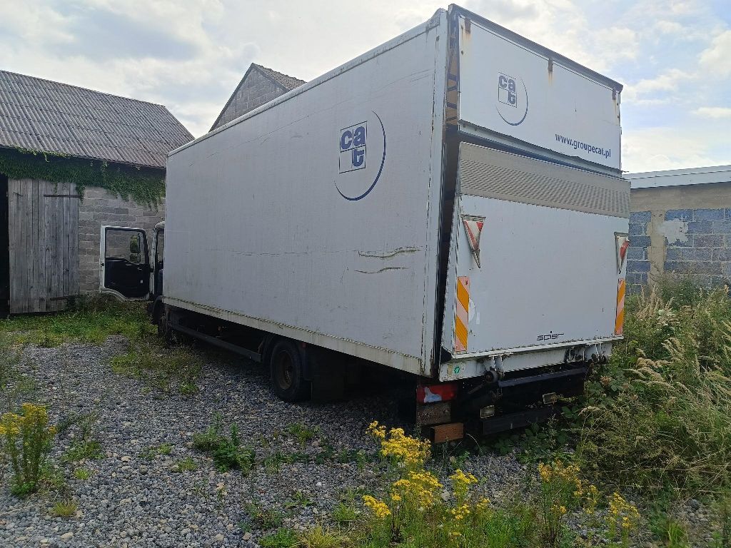 MAN TYŁ