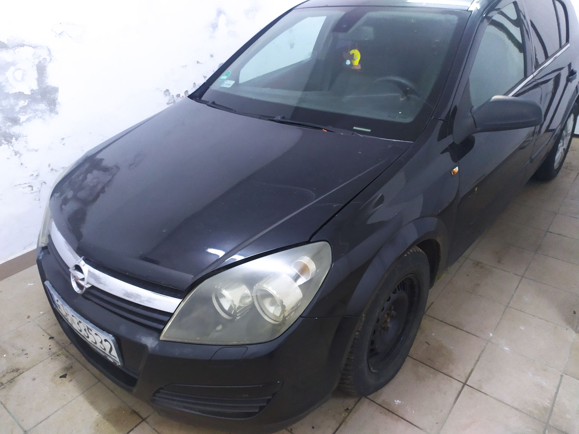 opel Astra lewy bok pojazdu