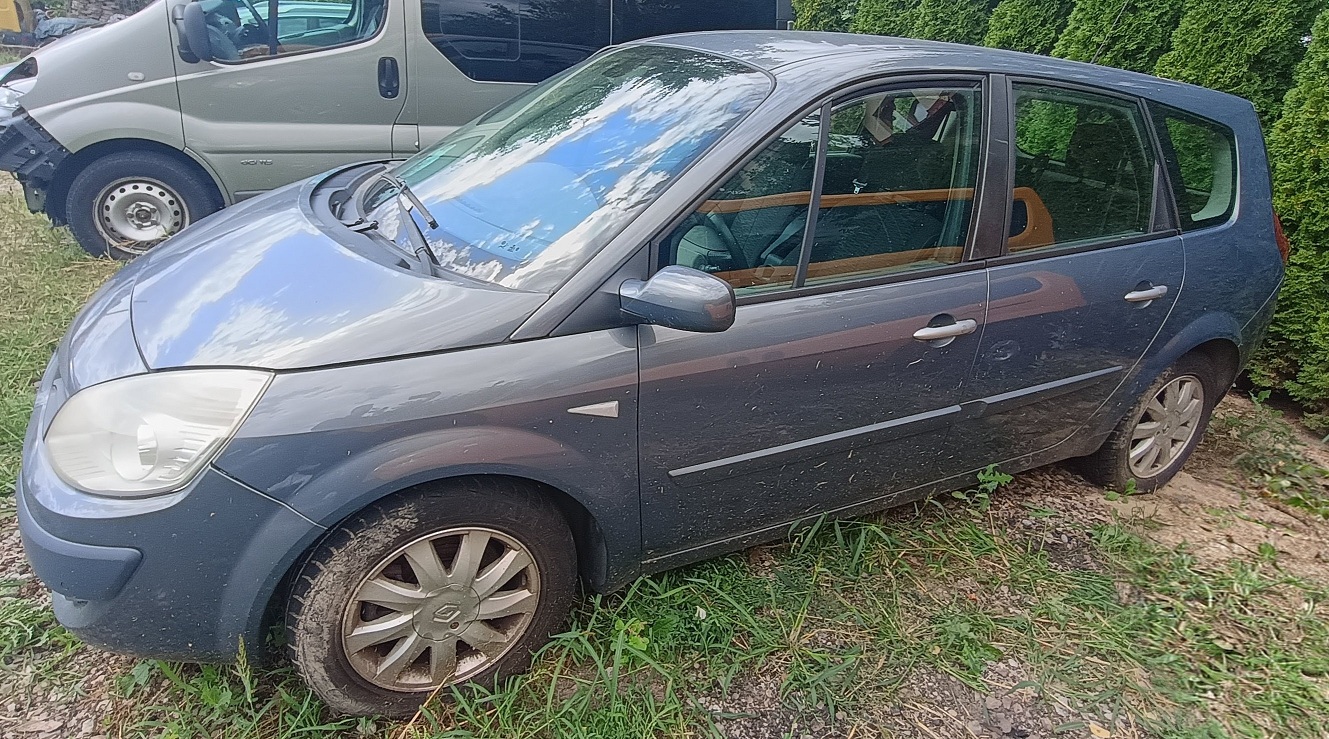 widok lewej strony pojazdu
