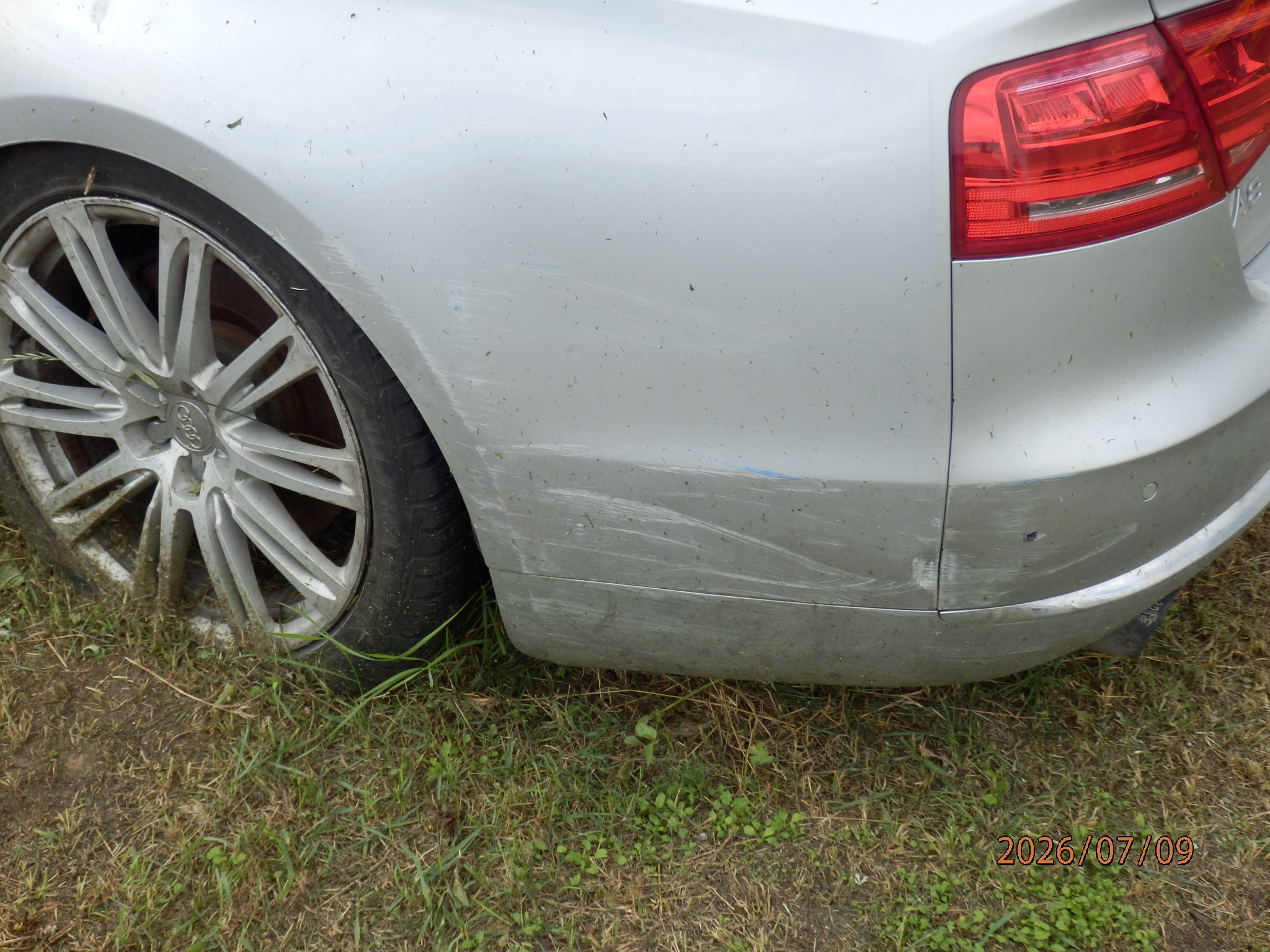 Audi A8 - zdjęcie przedmiotu