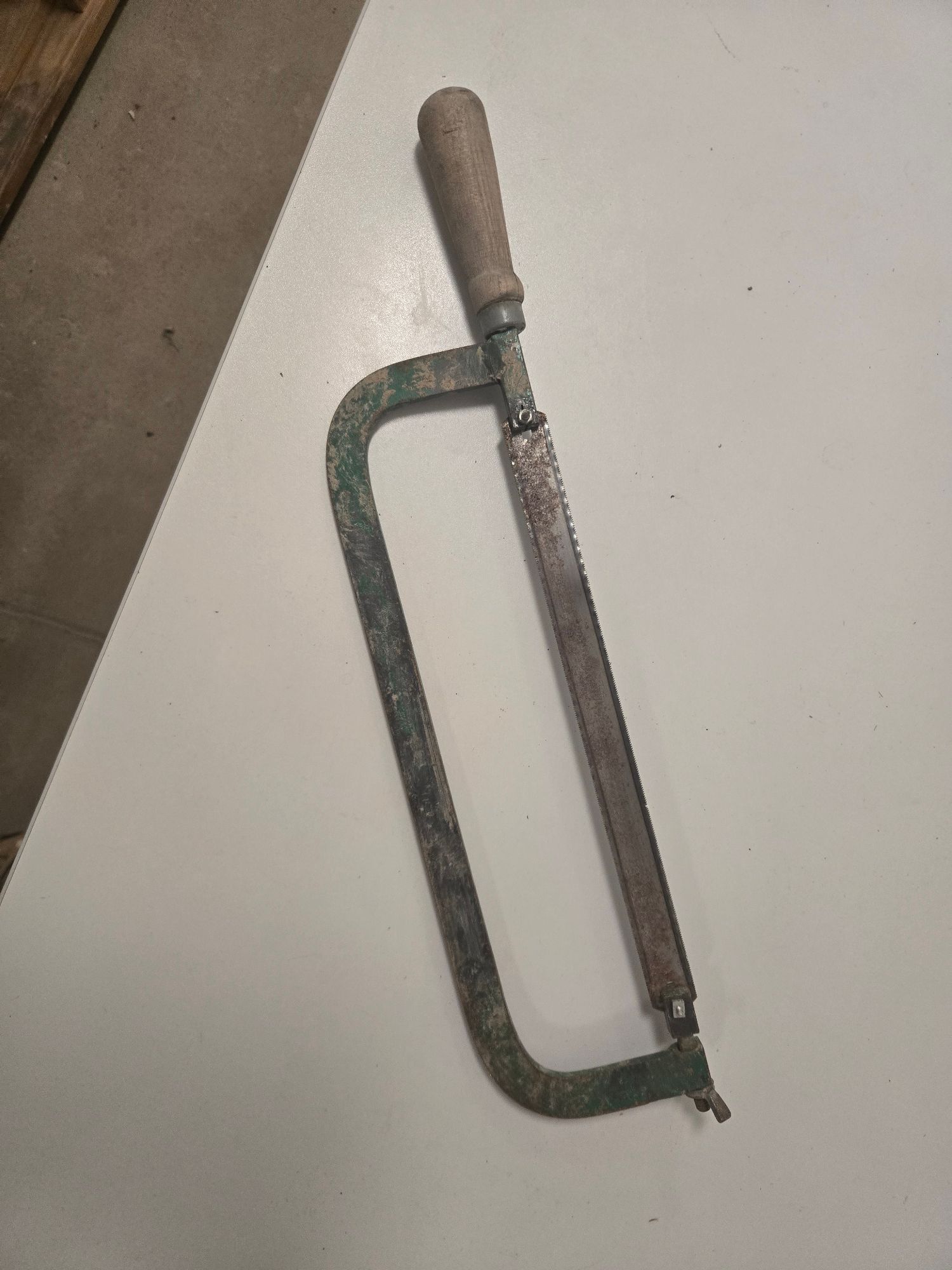 Zdjęcie przedmiotu. Na zdjęciu piłka ręczna do cięcia metalu.