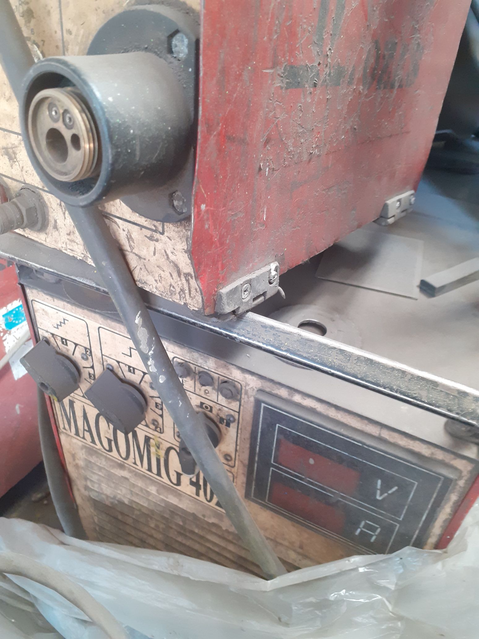Źródło prądu, półautomatu spawalniczego MAGOMIG 402