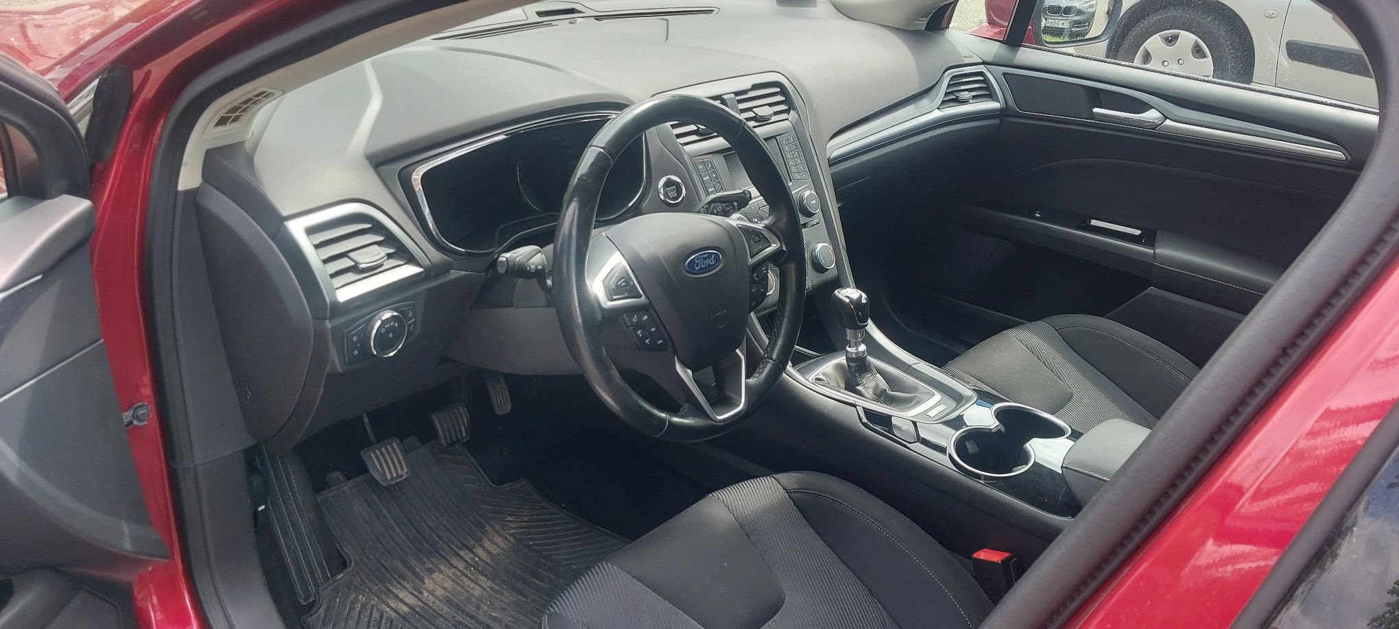 Zdjęcie wnętrza pojazdu Ford Mondeo