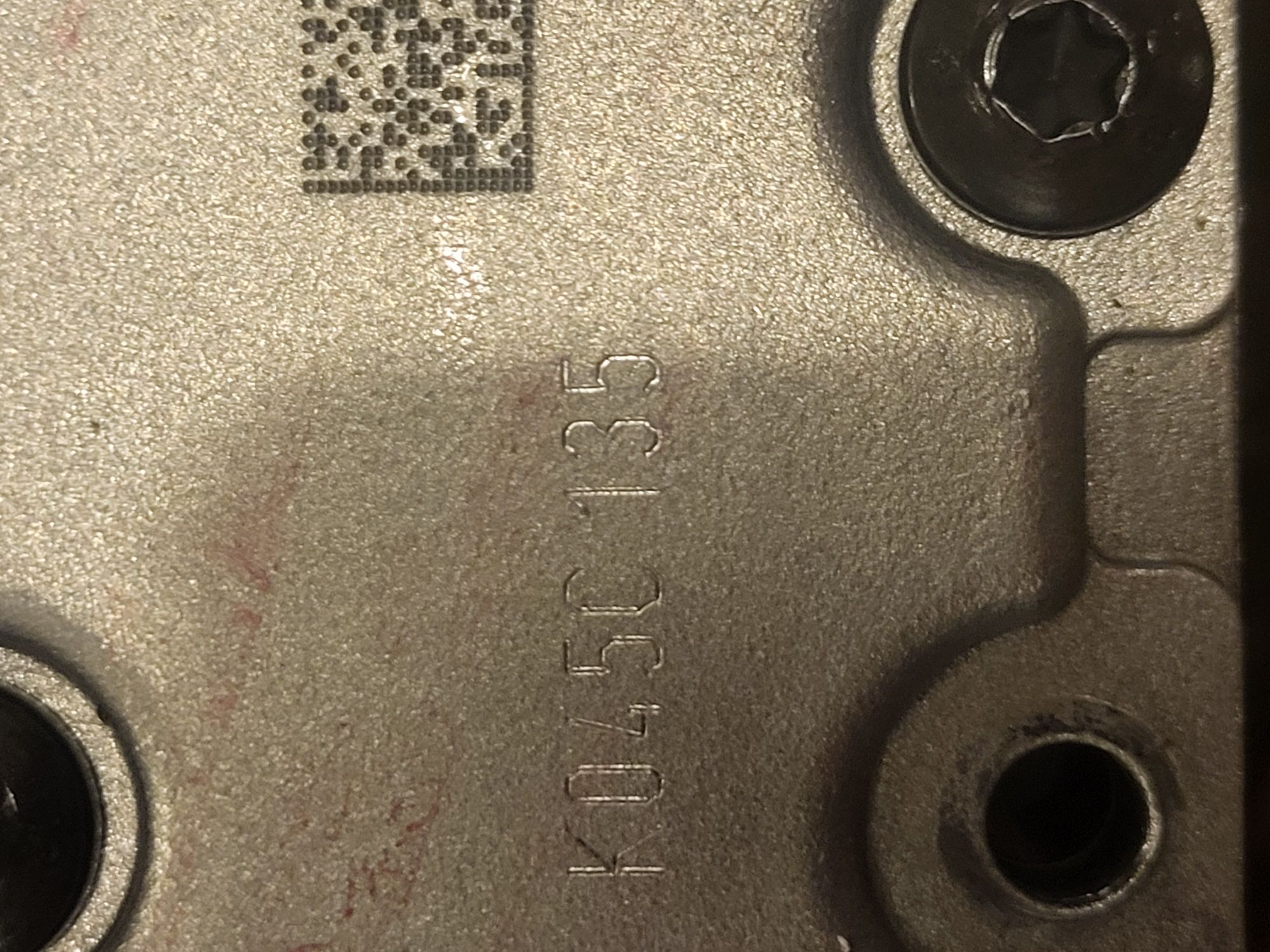 Część wykonana z odlewu aluminiowego z kodem QR