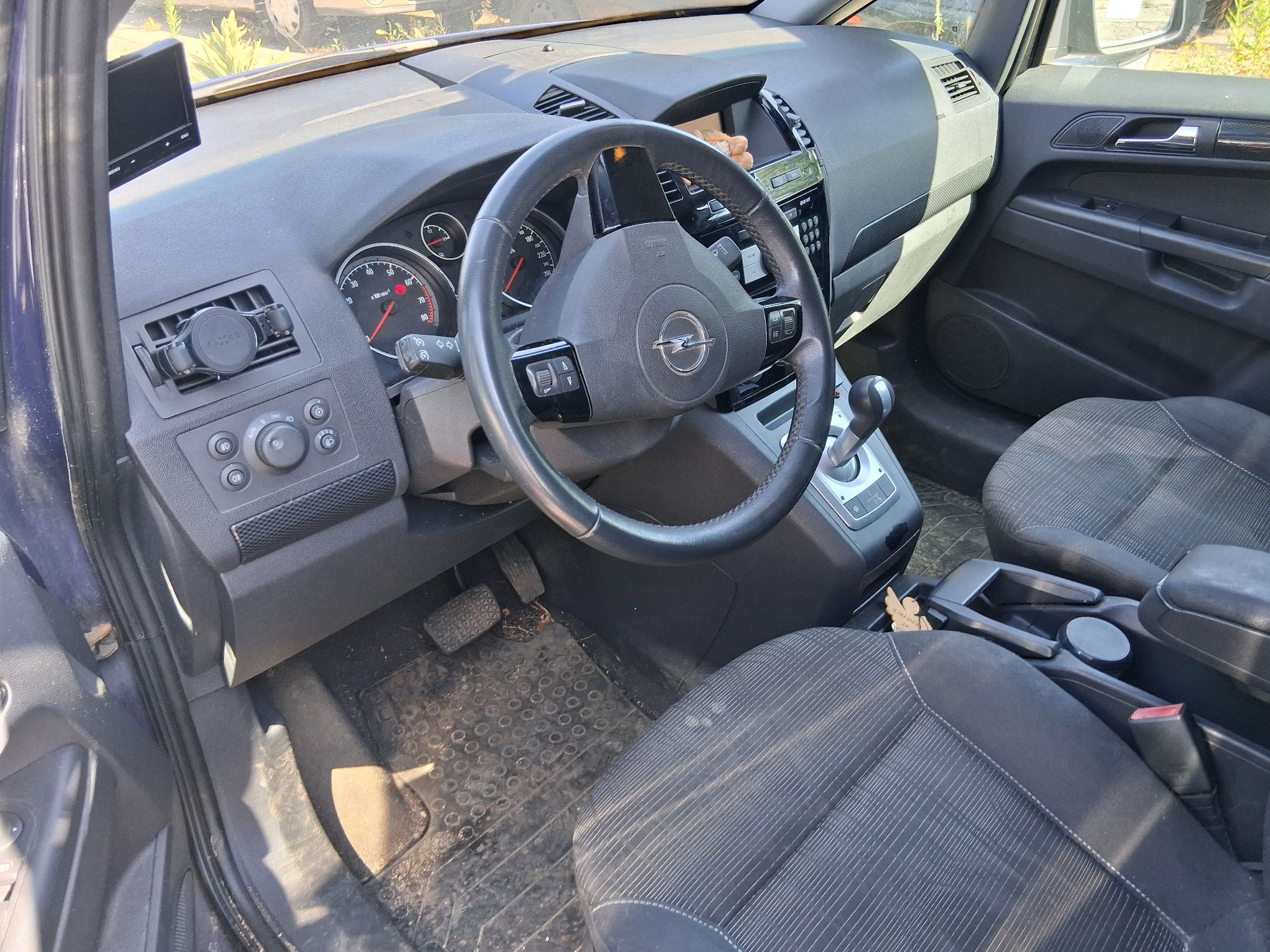 Opel Zafira - zdjęcie 8