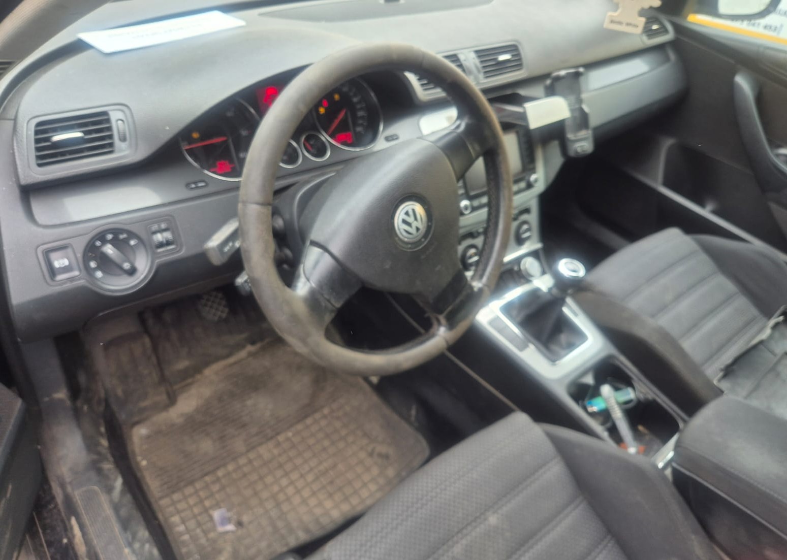 Volkswagen Passat Kombi - zdjęcie 8